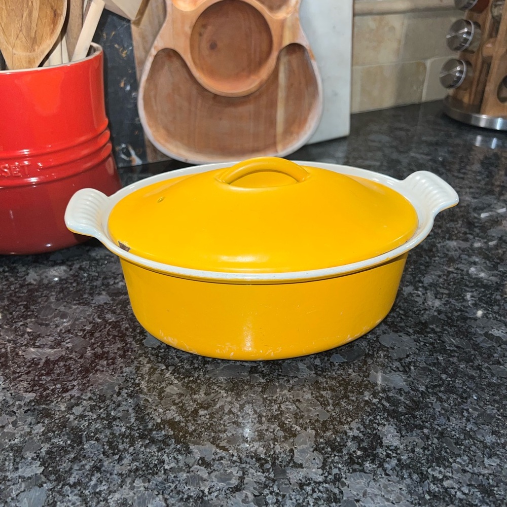 Le Creuset Sunflower Yellow Cast Iron Dutch Oven
